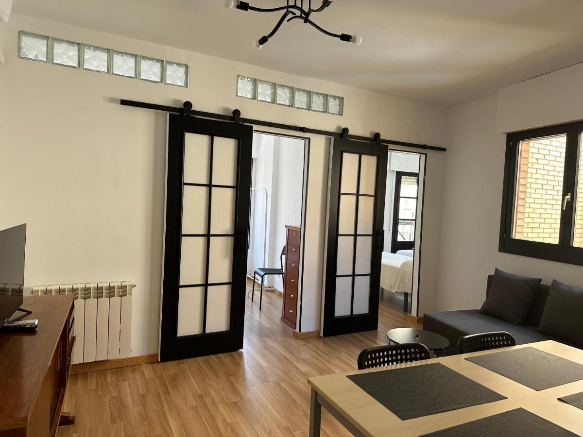 Apartamentos Dos Torres Hobbiton - En el corazón de la ciudad Zaragoza Exterior foto